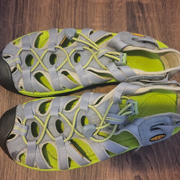 Keen Gray and Lime Green Sandals - Picture 5 of 7